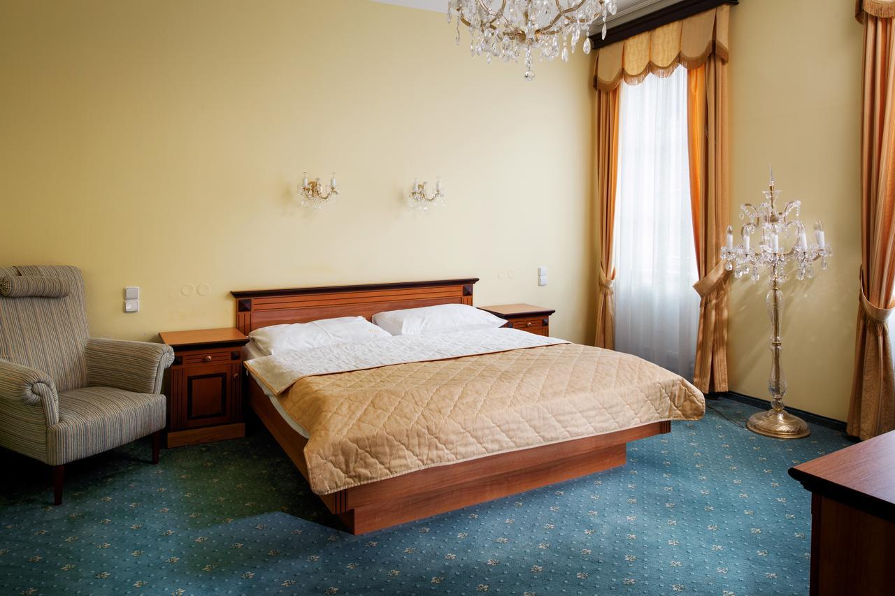 קרלובי וארי Lazensky Hotel Moskevsky Dvur מראה חיצוני תמונה
