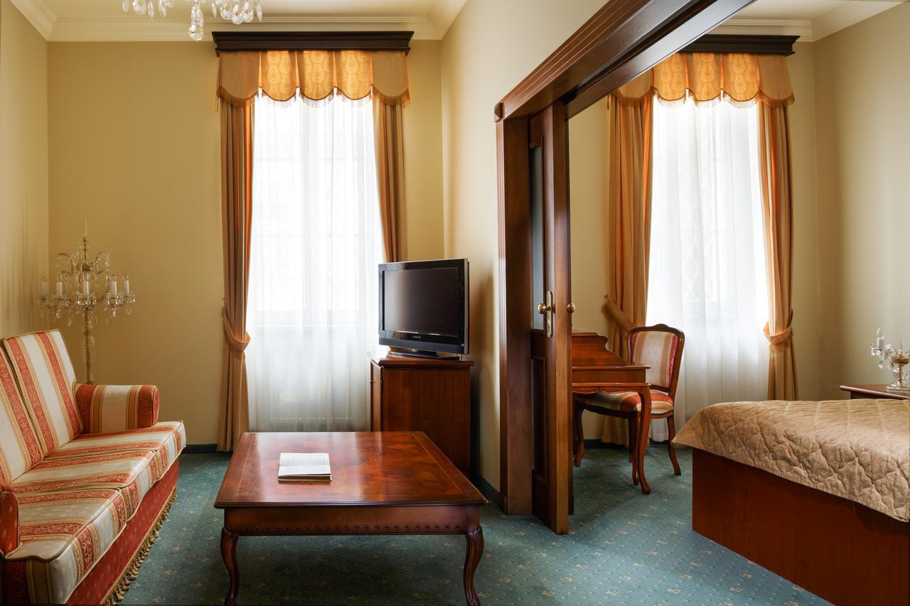קרלובי וארי Lazensky Hotel Moskevsky Dvur מראה חיצוני תמונה