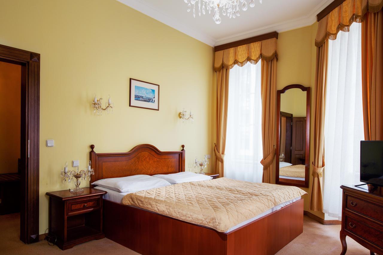 קרלובי וארי Lazensky Hotel Moskevsky Dvur מראה חיצוני תמונה