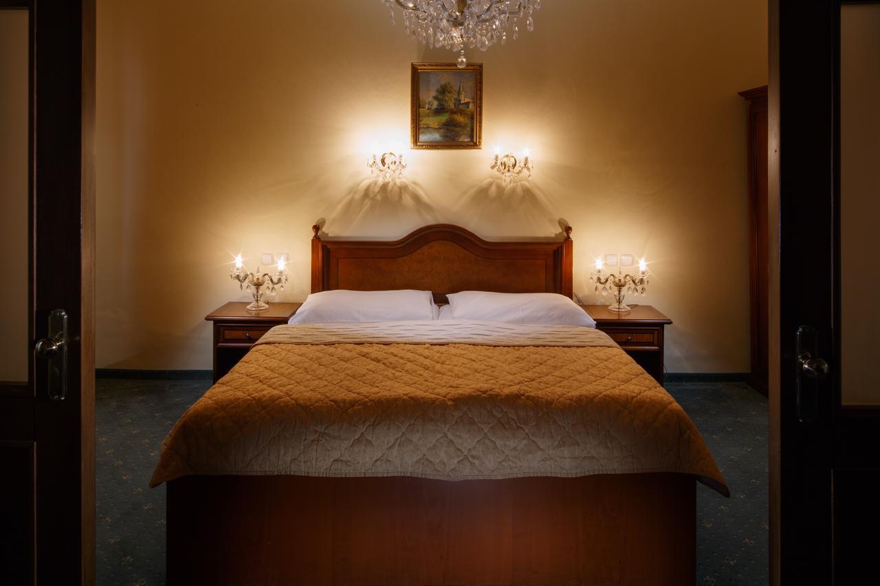 קרלובי וארי Lazensky Hotel Moskevsky Dvur מראה חיצוני תמונה