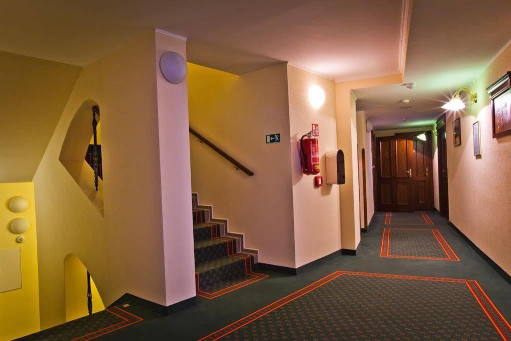 קרלובי וארי Lazensky Hotel Moskevsky Dvur מראה חיצוני תמונה