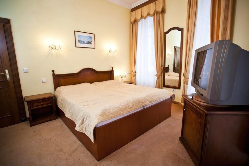 קרלובי וארי Lazensky Hotel Moskevsky Dvur מראה חיצוני תמונה