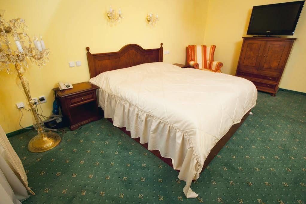 קרלובי וארי Lazensky Hotel Moskevsky Dvur מראה חיצוני תמונה